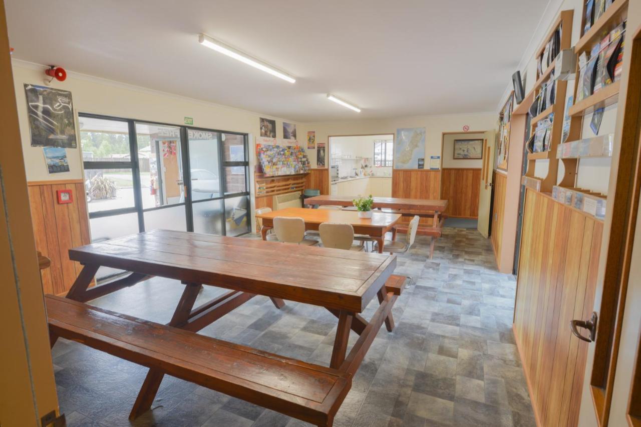 Auberge de jeunesse Wilderness Backpackers à Haast Extérieur photo