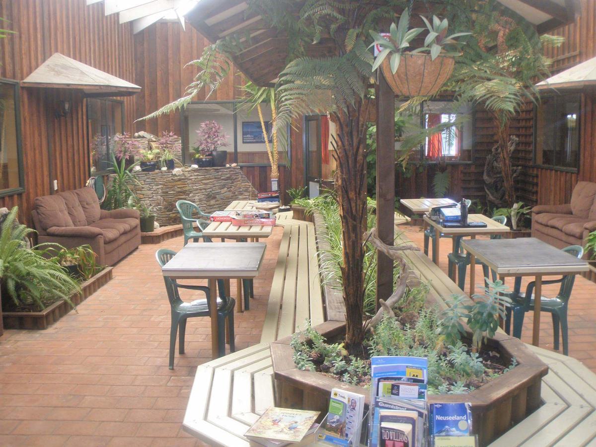 Auberge de jeunesse Wilderness Backpackers à Haast Extérieur photo